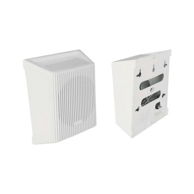 Altavoces montados en la pared